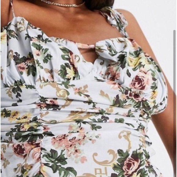 Floral top with adjustable tied straps - Picture 4 of 7